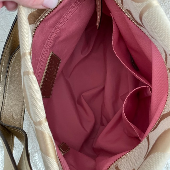 Coach shoulder, convertible cross-body - Picture 3 of 4